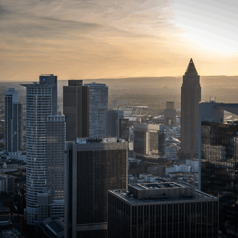 Fotowalk Frankfurt – Skyline der Stadt bei Sonnenuntergang